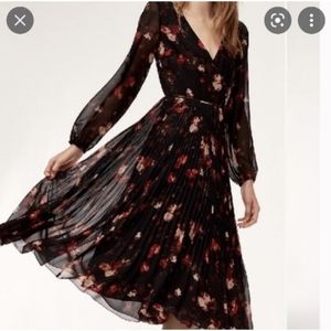 Wilfred Beaune pleated dress with sleeves